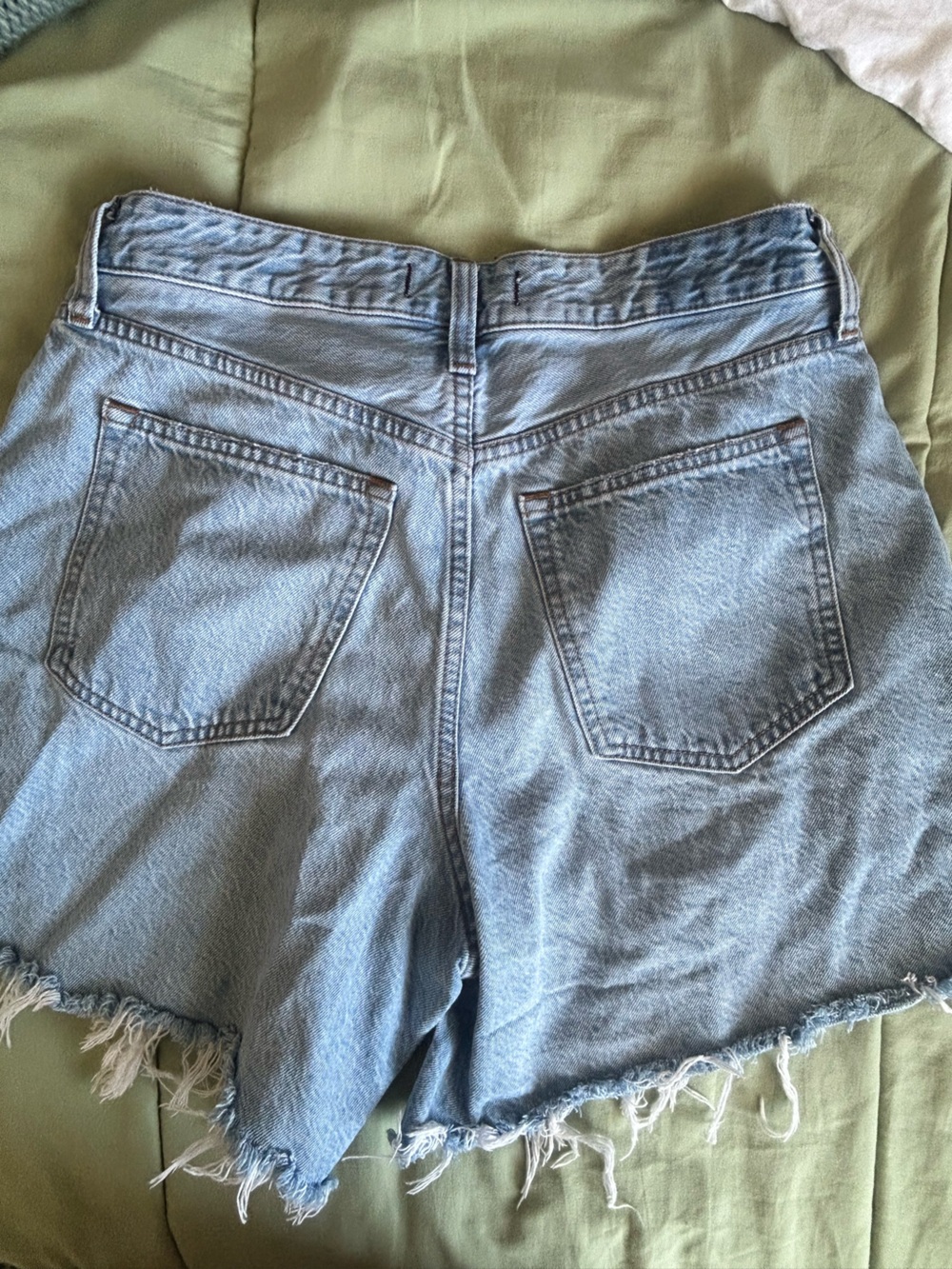 Curve Love Distressed High-Rise Loose Fit Shorts - Picture 4 of 4